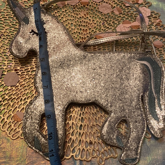 Sm Silver Glitter Unicorn Purse - Picture 5 of 7